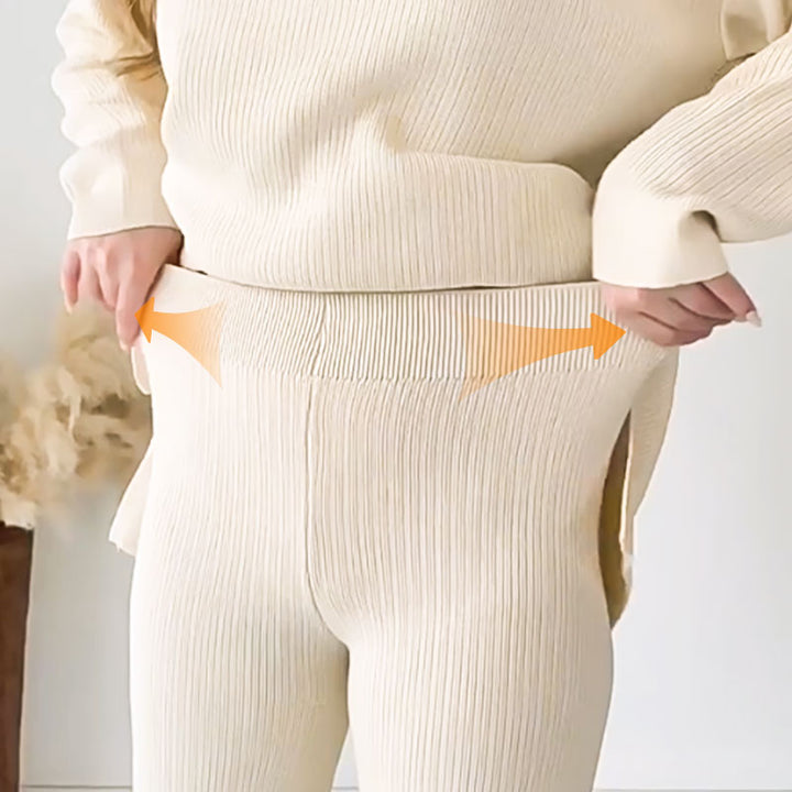 Amalia | Tvådelat avslappnat set med V-hals och split